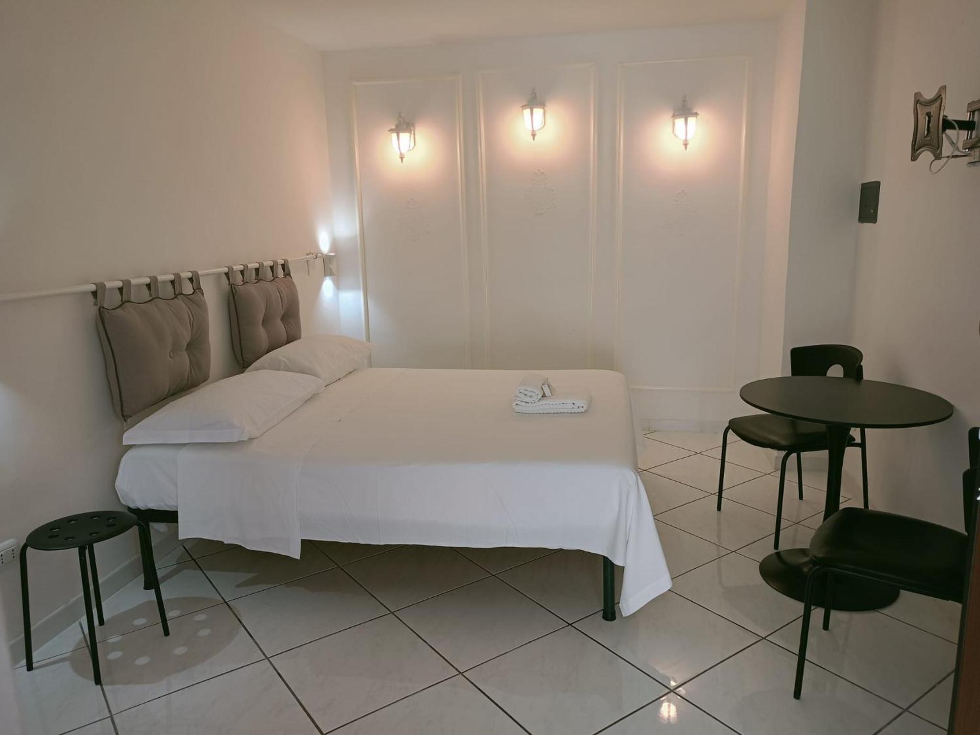 Costa Costa Rooms Sant'Egidio del Monte Albino Rum bild